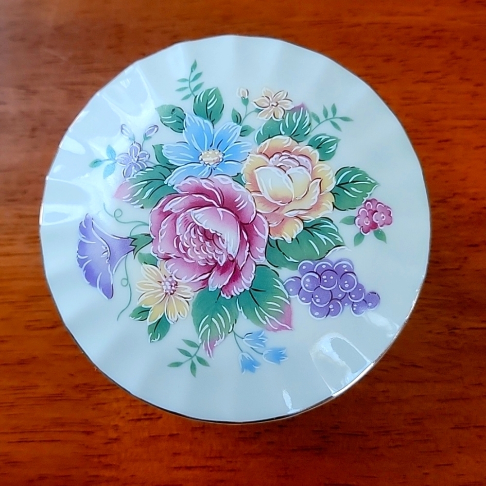 Collector Edition from Heritage House Music Box